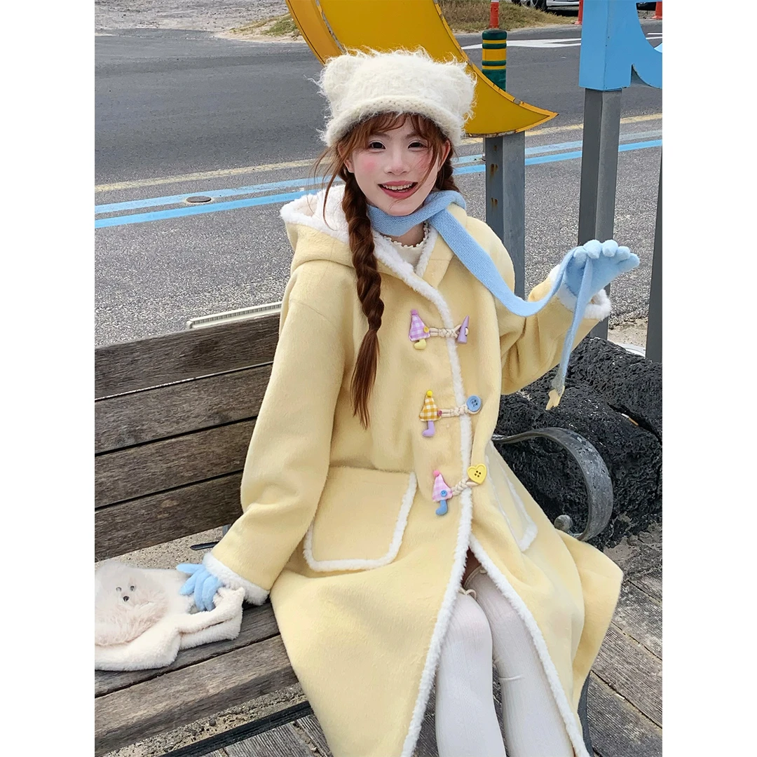sinsingirl 甜美奶黄色连帽毛呢大衣冬季彩色牛角扣长款外套