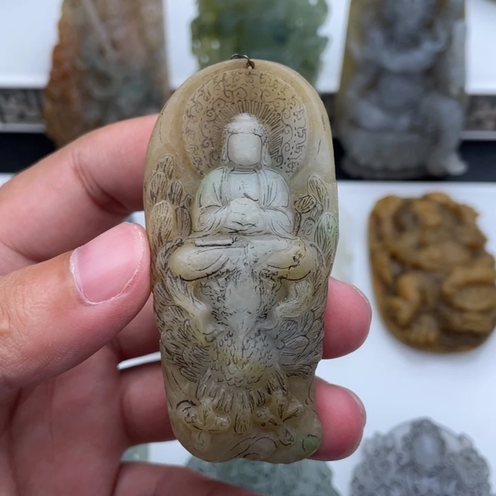 未镶嵌定制翡翠大日如来