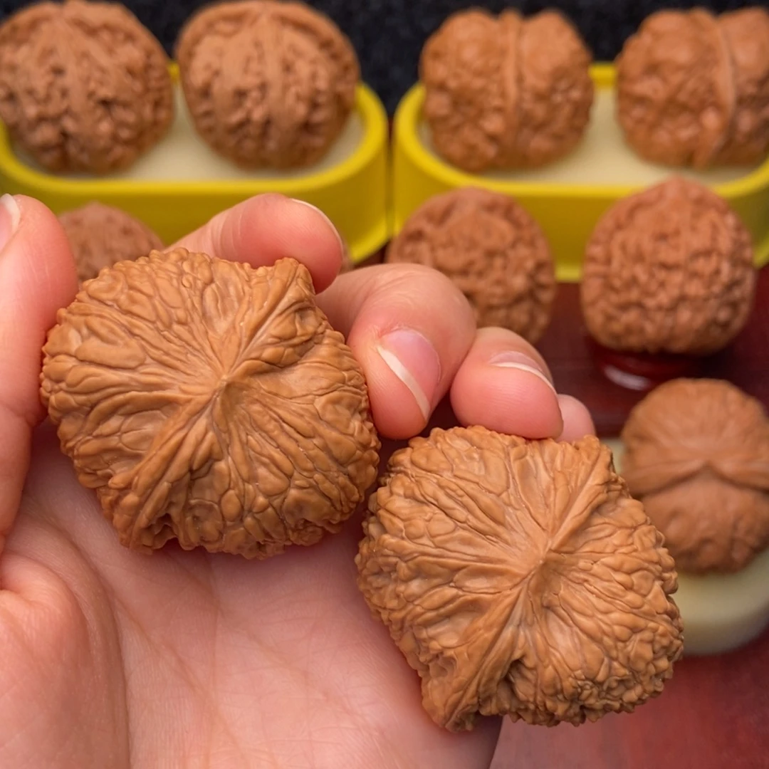 文玩核桃吊坠熊**鱼40全品绣球