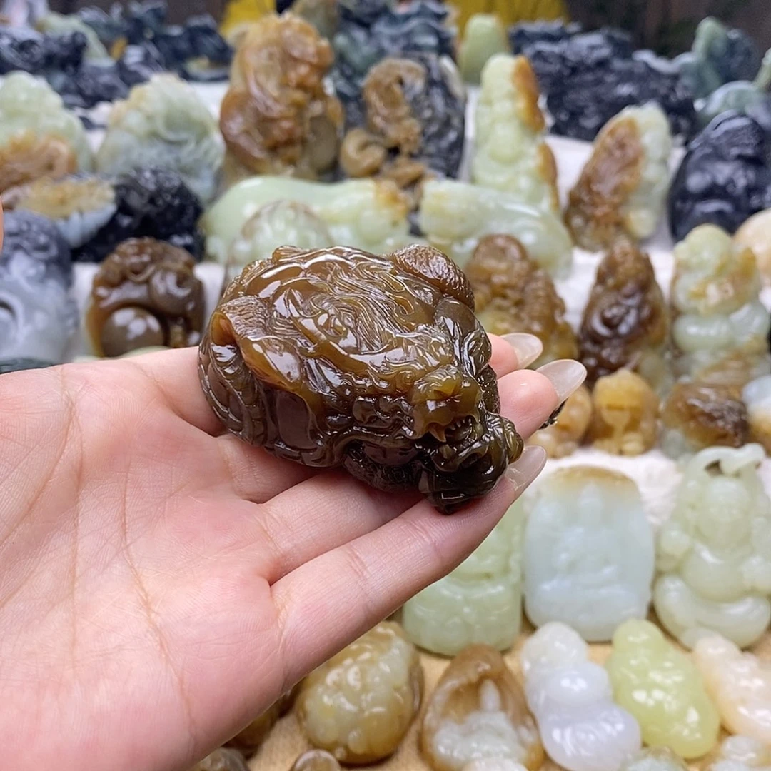 颈饰未镶嵌和田玉
