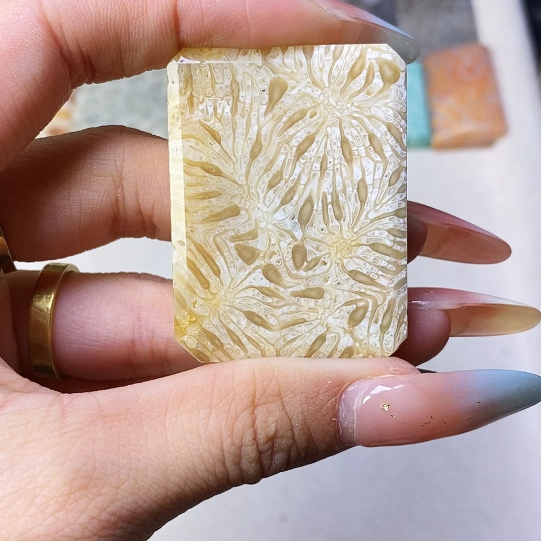 合金颈饰硅化玉N***a