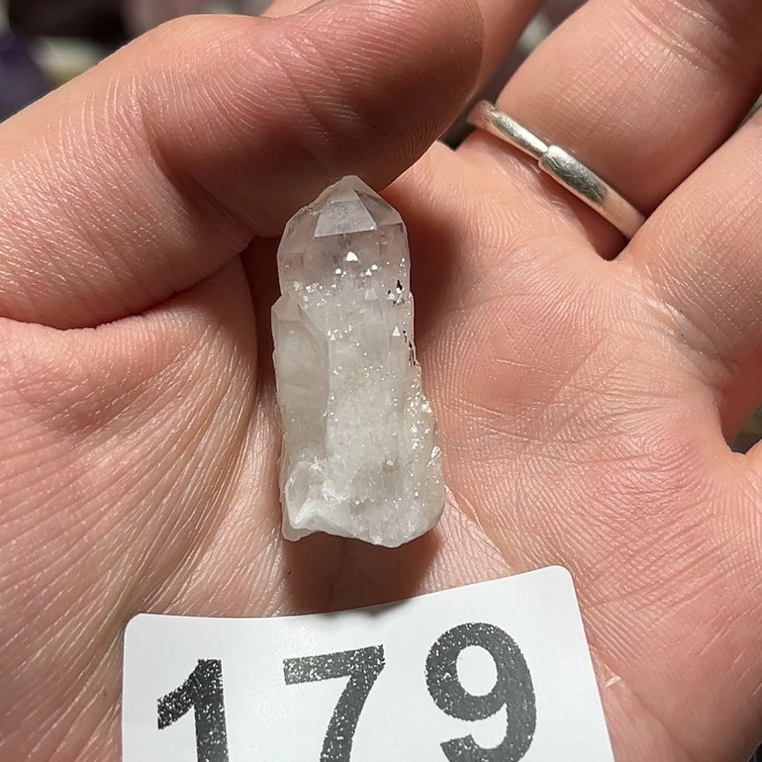 未镶嵌水晶大型摆件（非配饰）