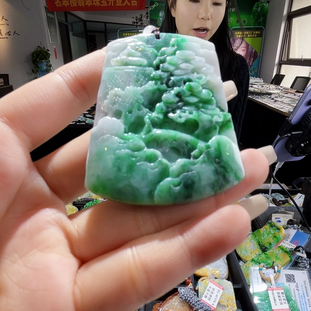 颈饰未镶嵌翡翠一