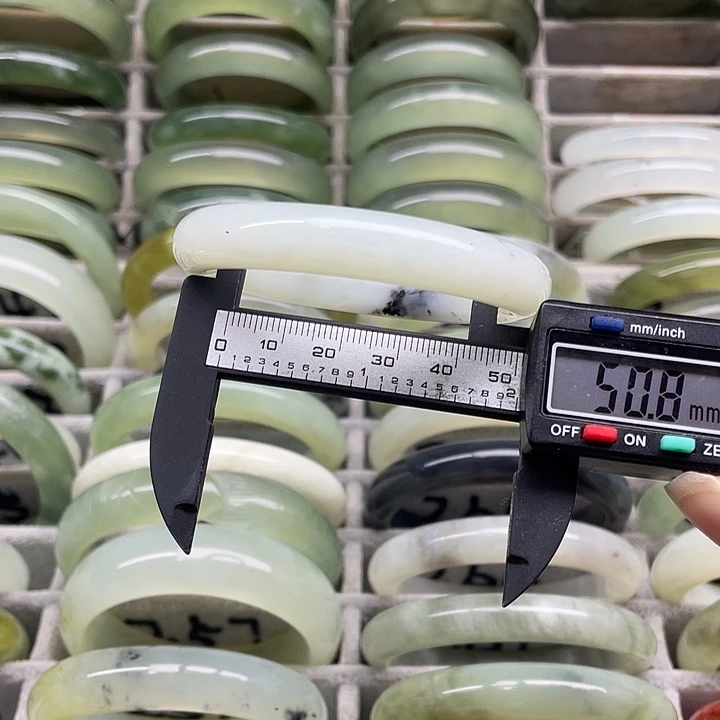 未镶嵌蛇纹石玉手镯249