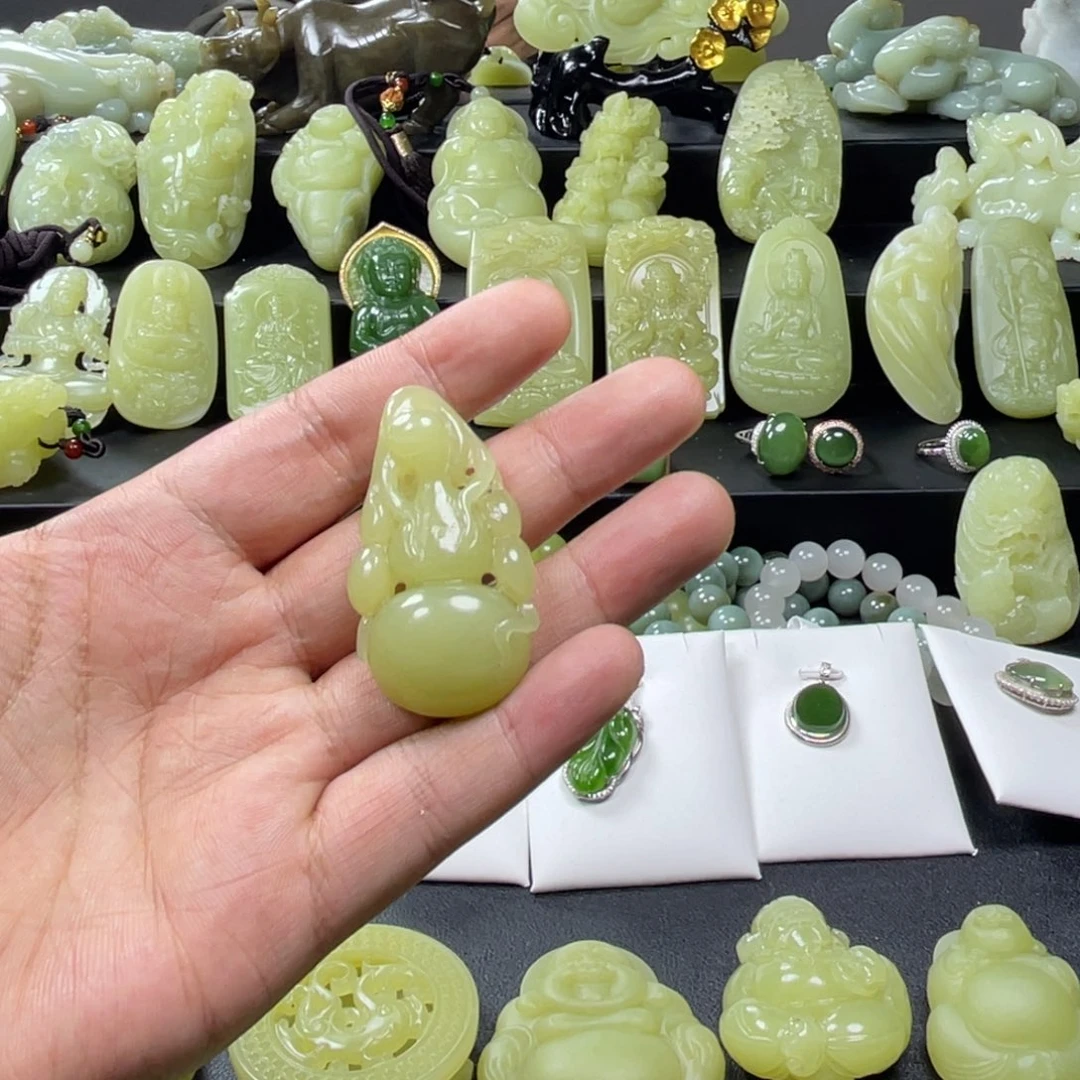 和田玉未镶嵌颈饰