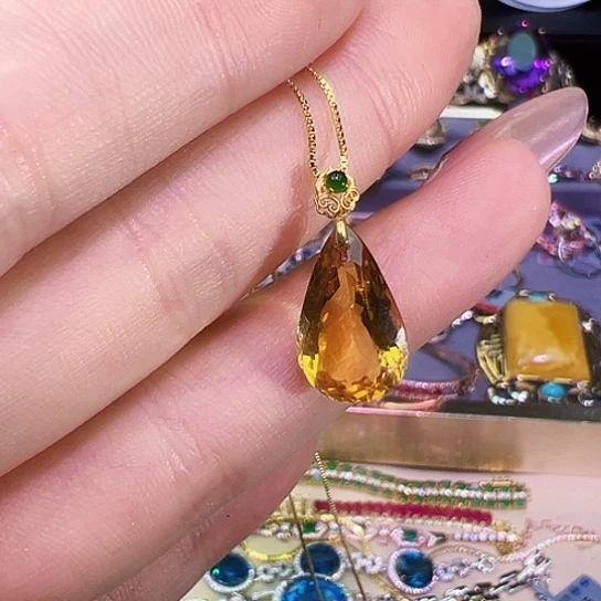 18K金镶嵌颈饰黄晶