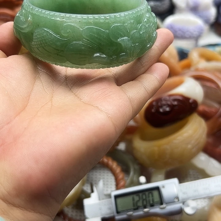 石英岩玉手镯未镶嵌欧***装