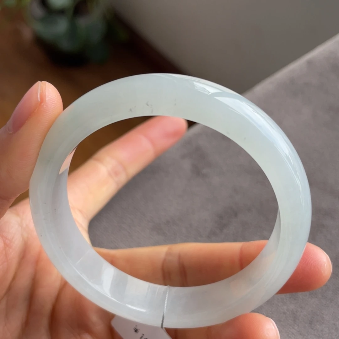 翡翠未镶嵌手镯白月光