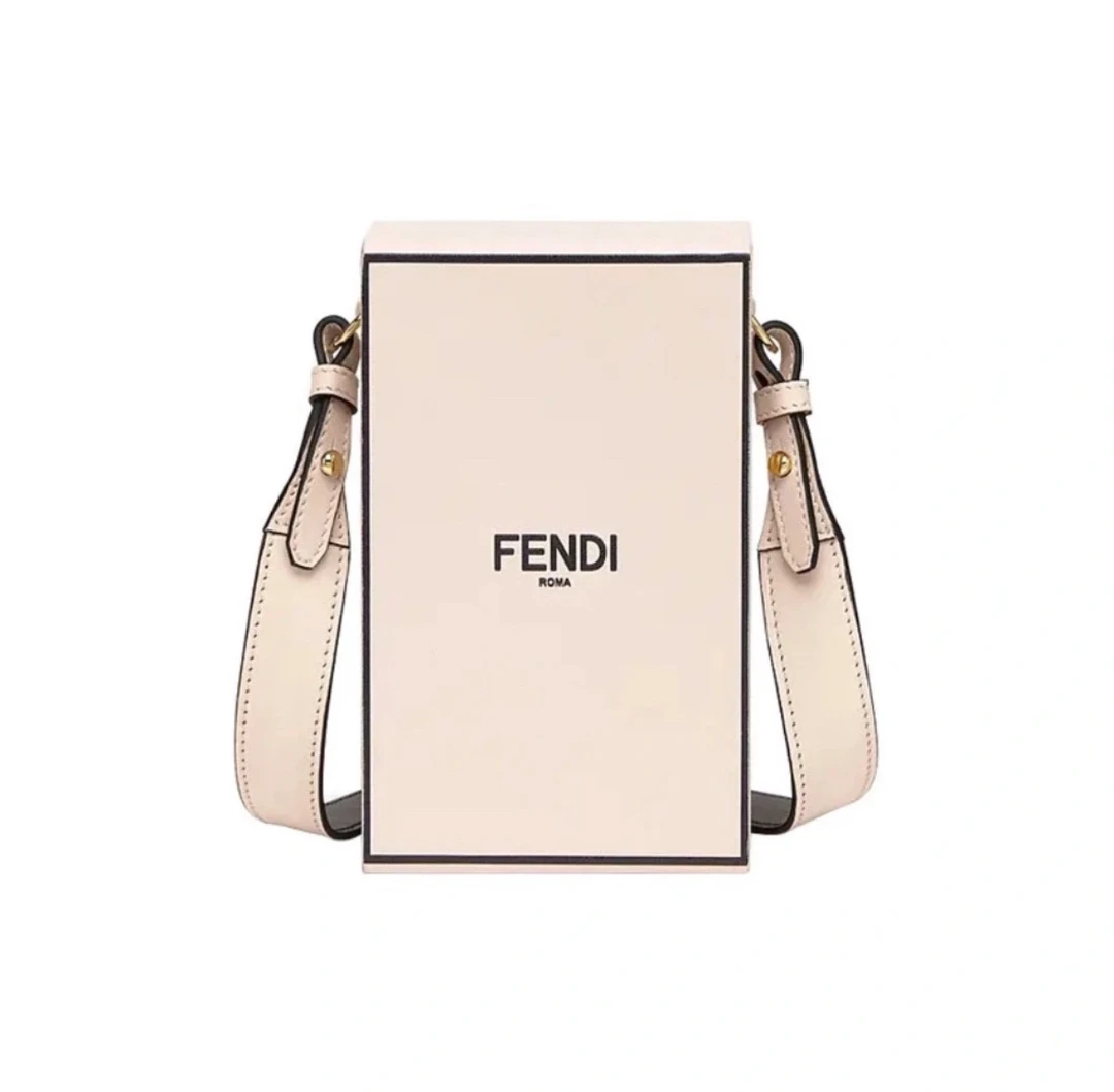 95新 FENDI/芬迪 FENDI/芬迪 淡粉盒子单肩斜挎包28563