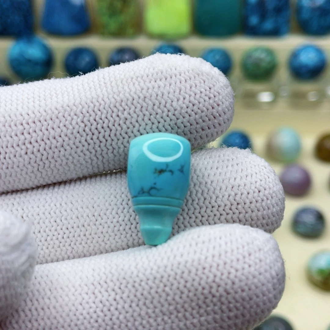 未镶嵌绿松石颈饰