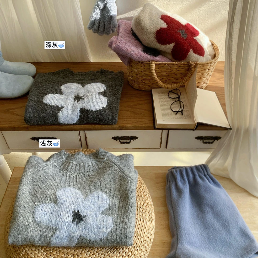 糯叽叽日系少女花朵套头毛衣女冬减龄圆领厚实保暖针织上衣