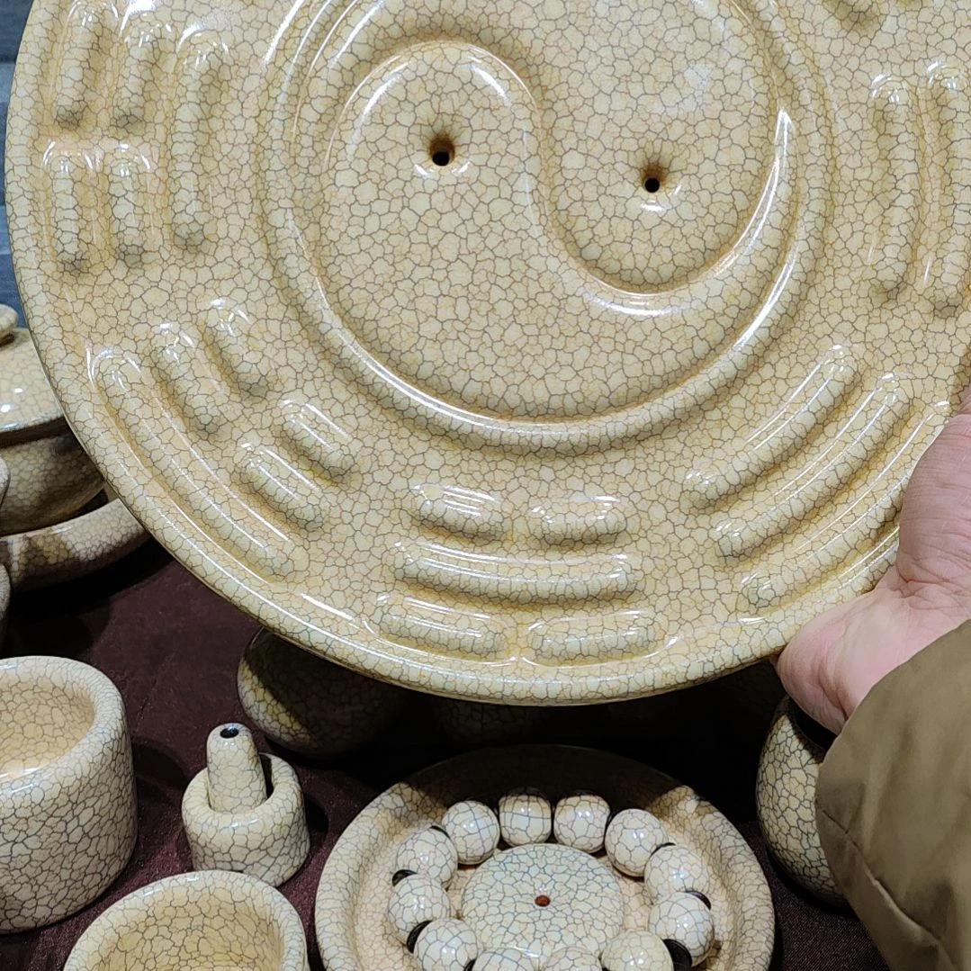 笑***勒龚东华老师梅花墨纹作品