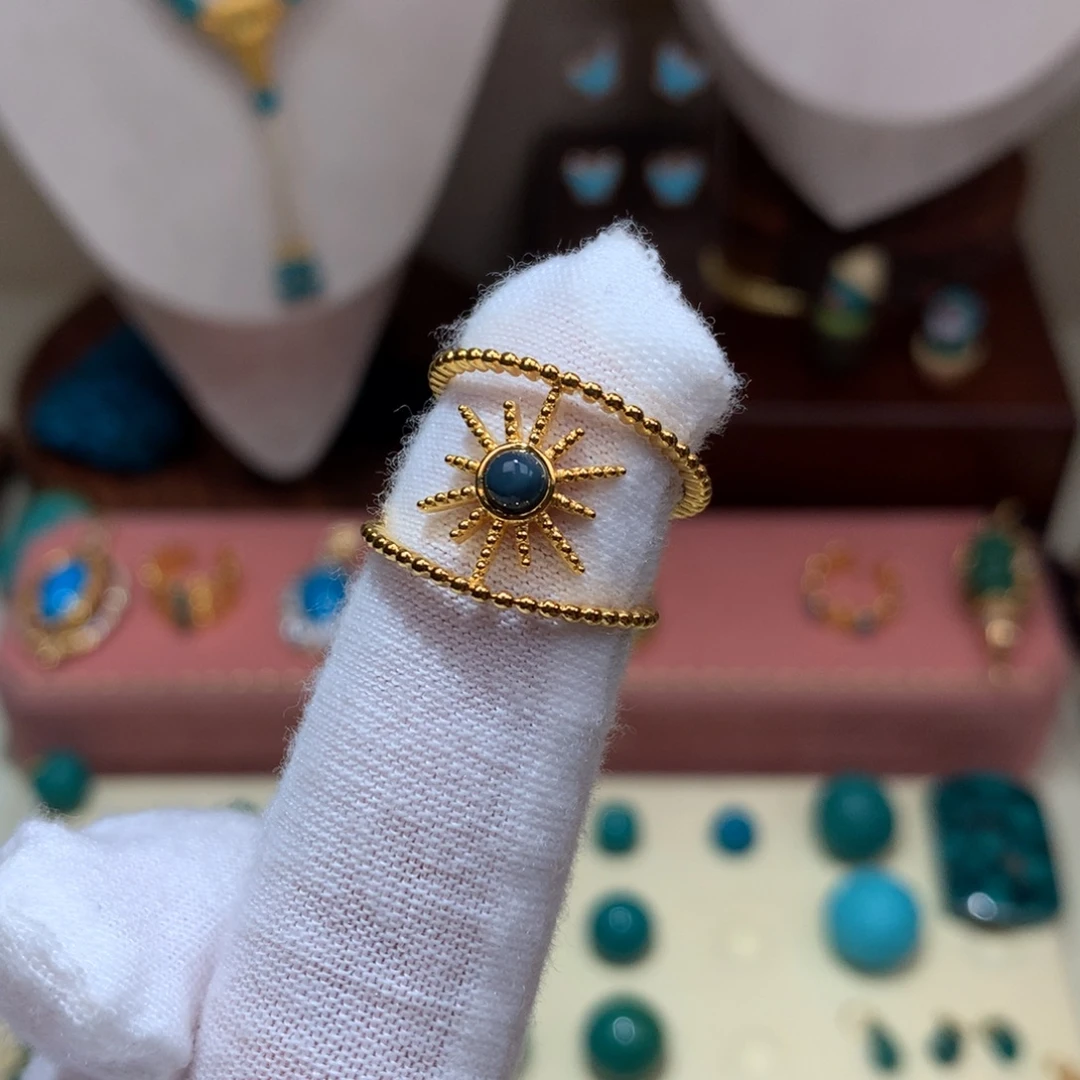 18K金镶嵌绿松石珠宝奇石