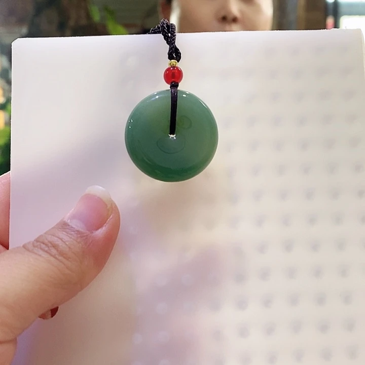 密玉（石英质玉）颈饰未镶嵌