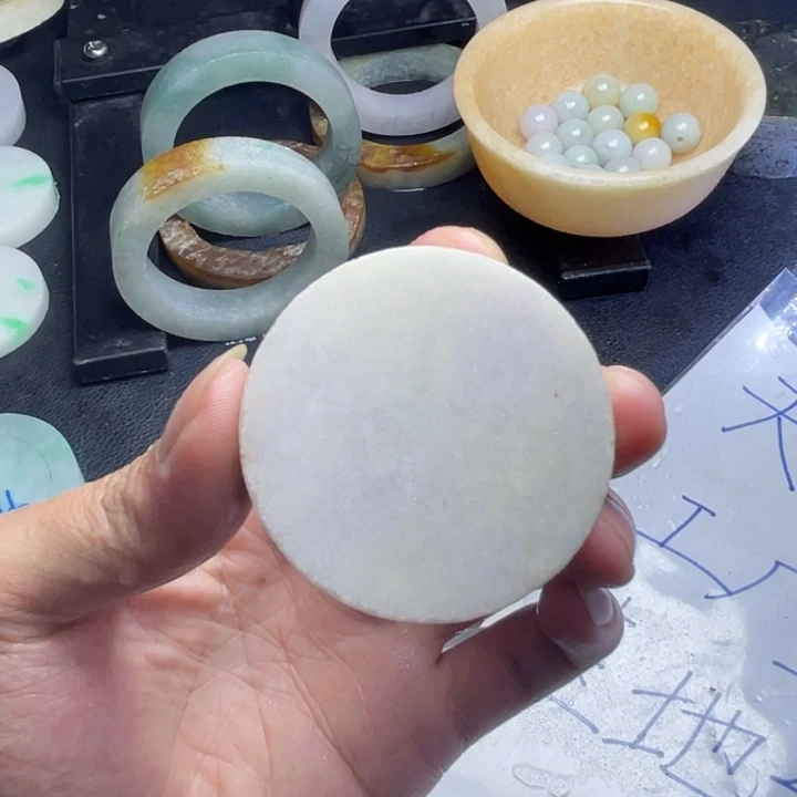 翡翠未镶嵌颈饰缅甸翡翠