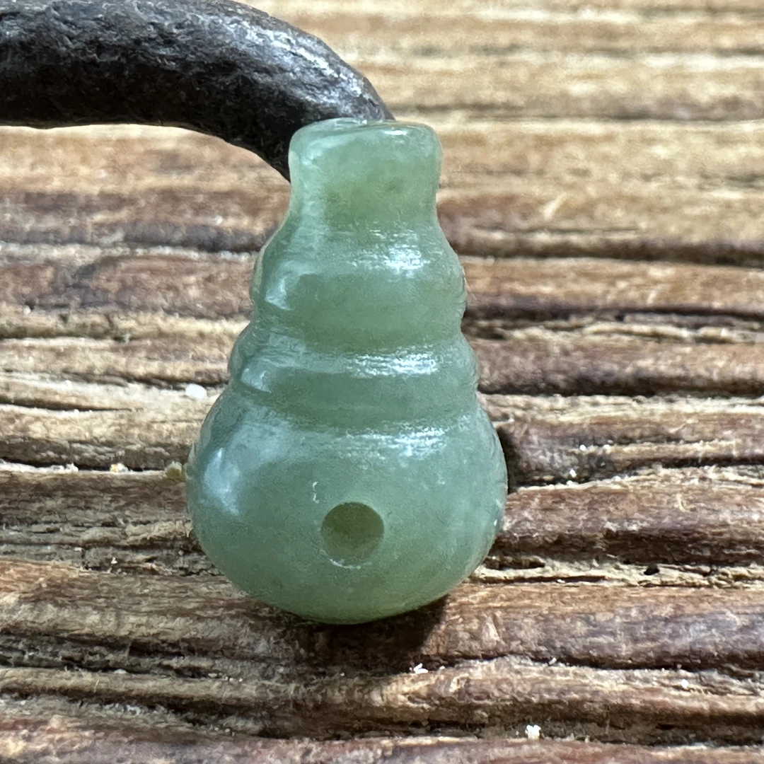 精品天然和田玉三通1d40n9i2y4an1
