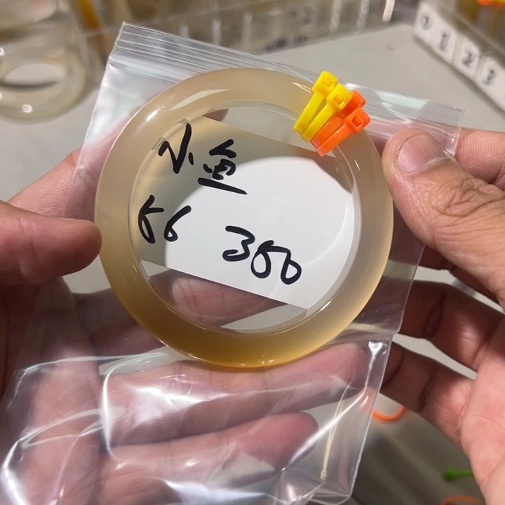 小***鱼手镯玛瑙/玉髓未镶嵌
