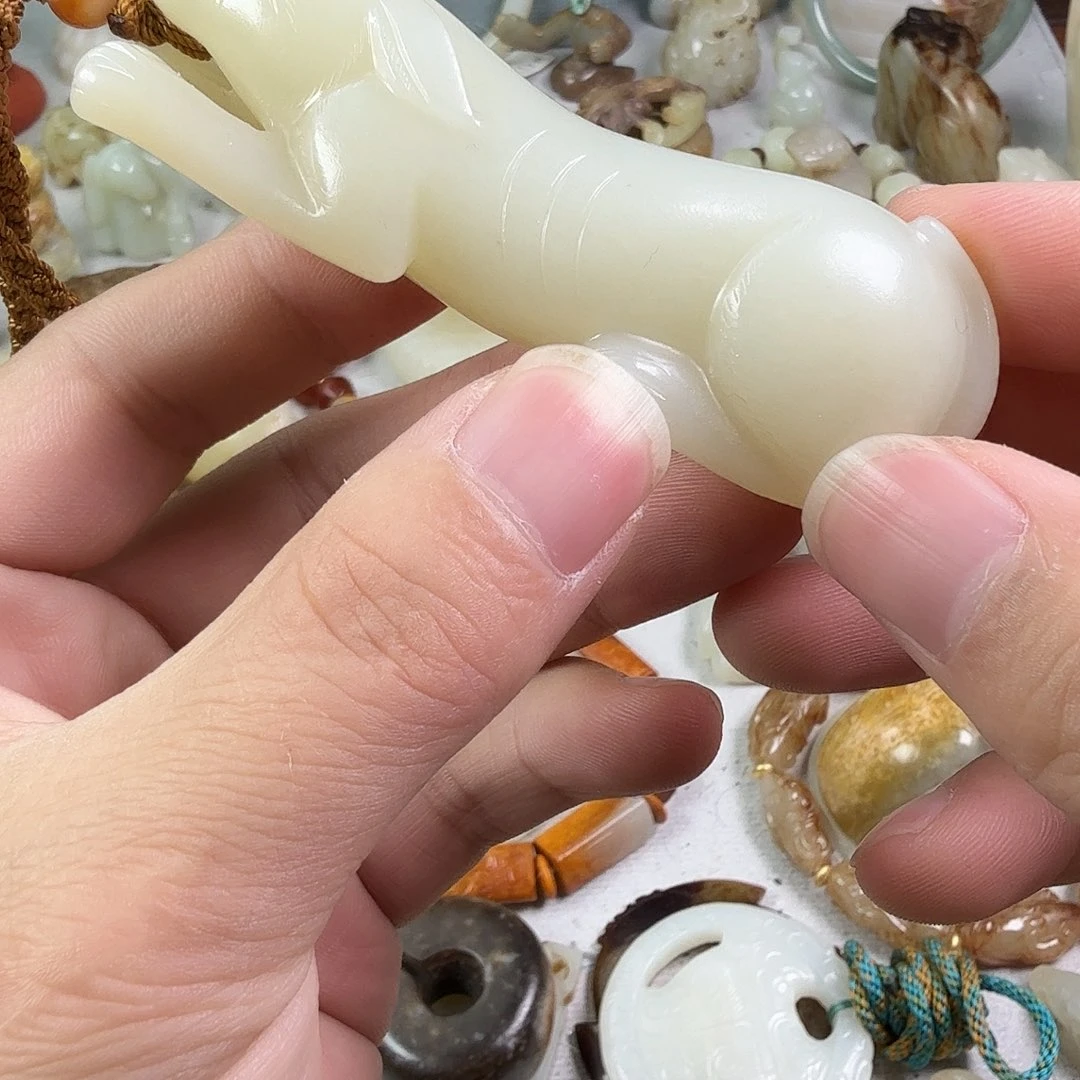 冫***和田玉（糖玉）未镶嵌颈饰