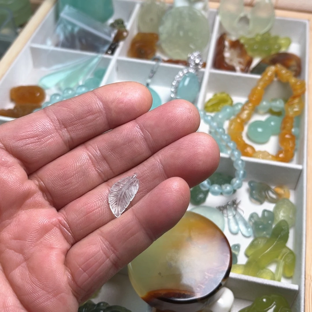 用***3蛇纹石玉未镶嵌颈饰