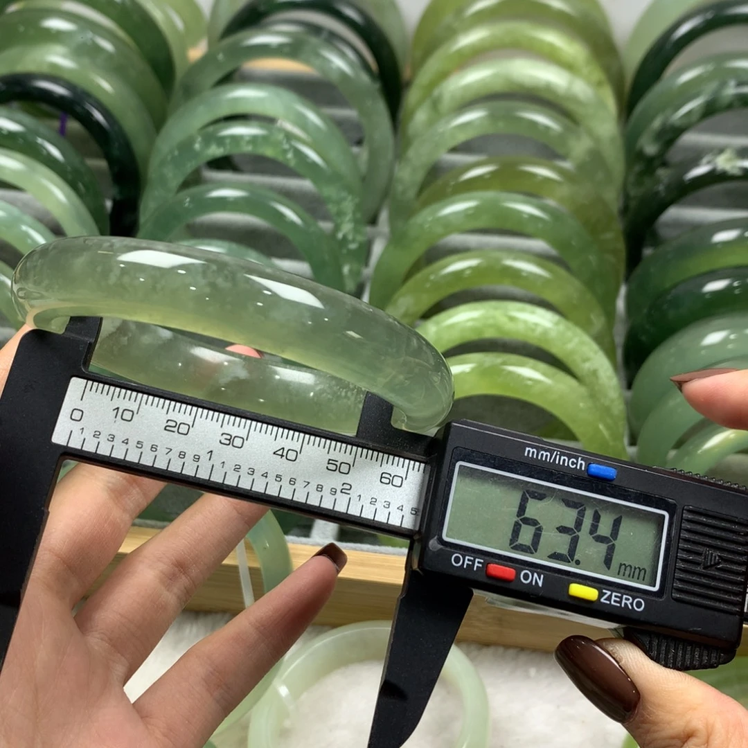 蛇纹石玉未镶嵌手镯541