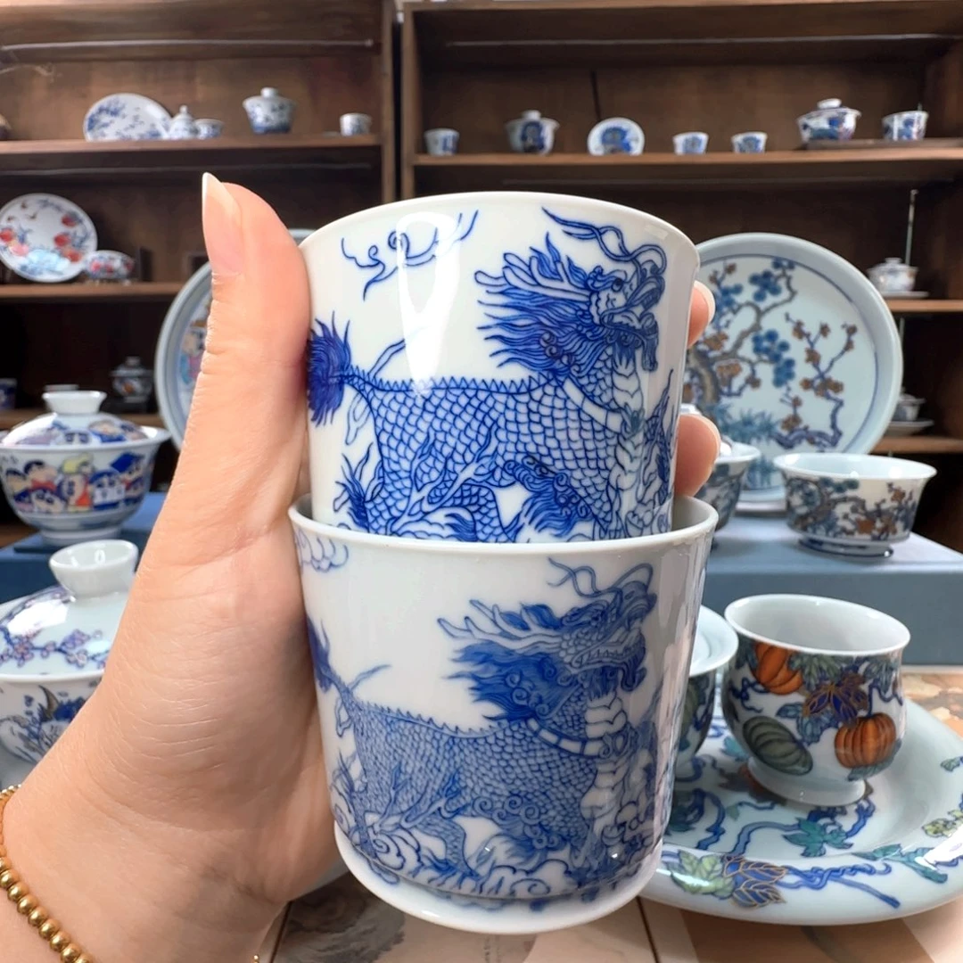 瑕景德镇手绘青花麒麟杯