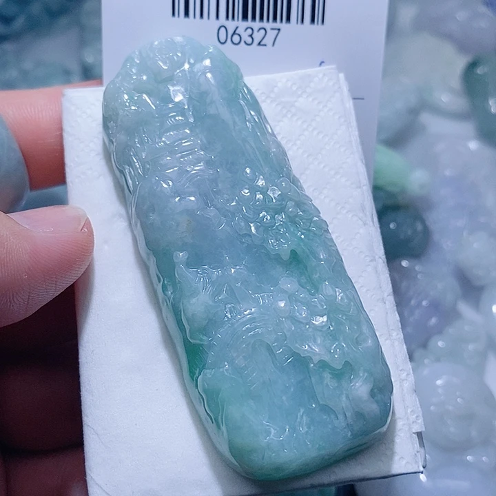 翡翠未镶嵌颈饰天光墟翡翠市场现金代购