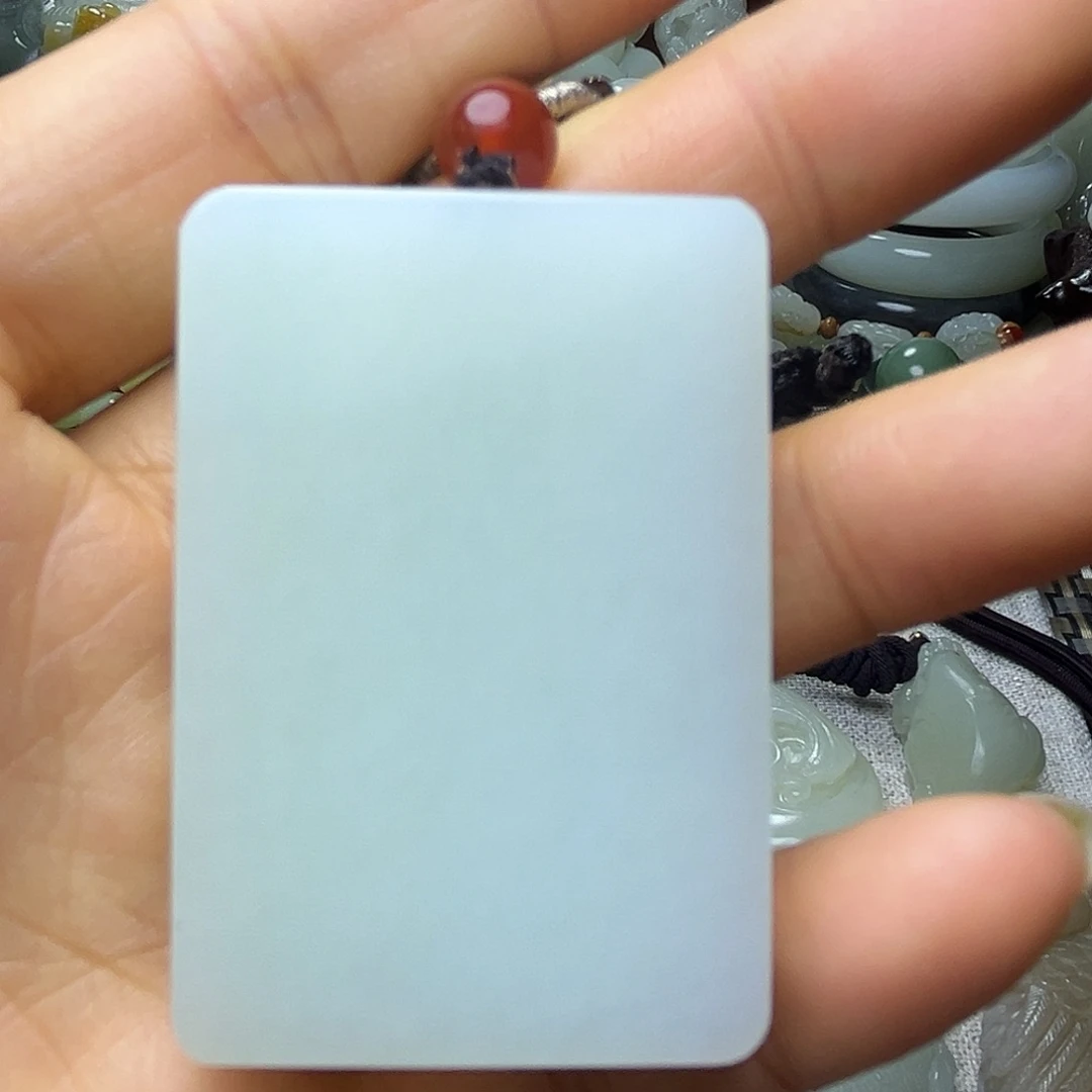 菲***报和田玉未镶嵌挂件