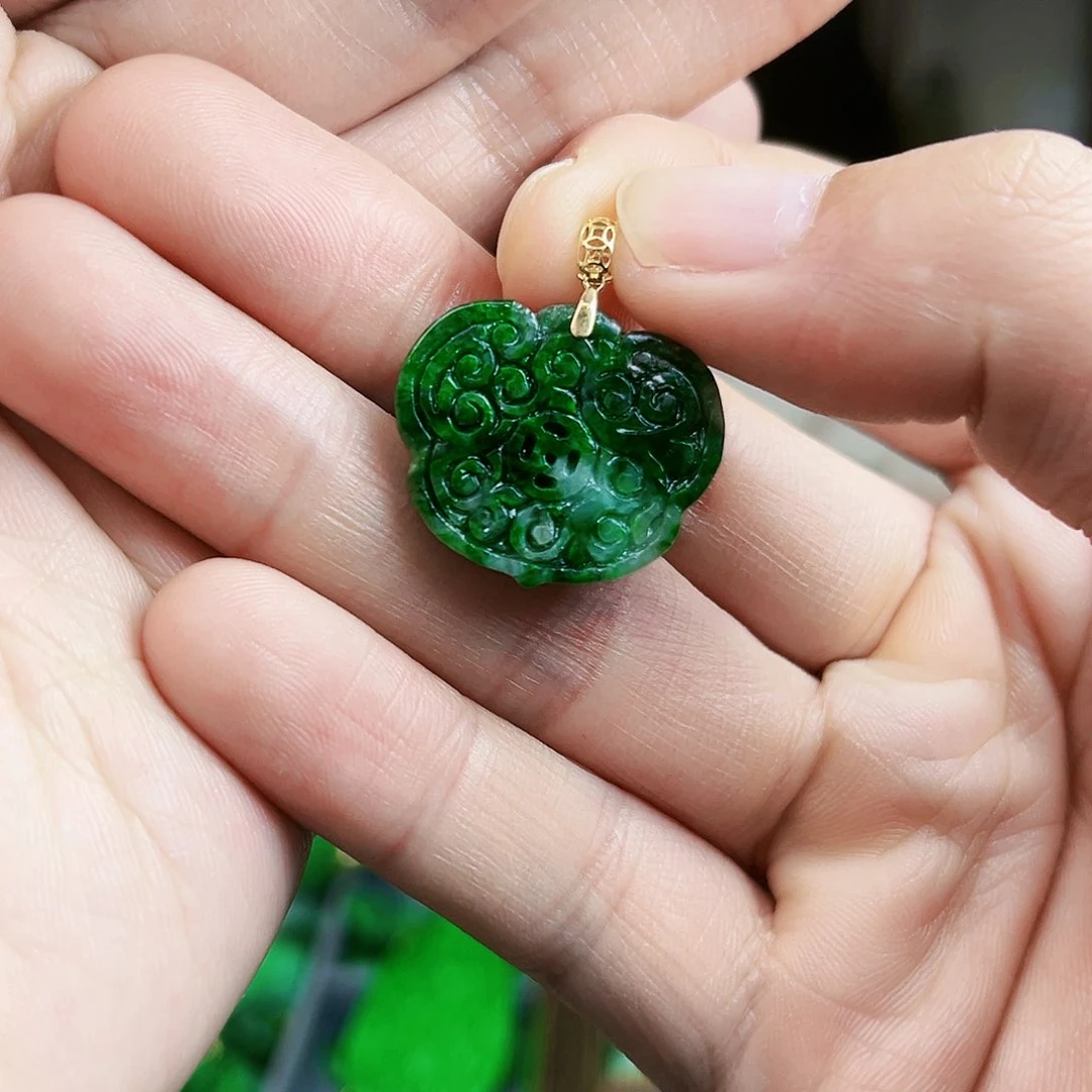 翡翠颈饰18K金镶嵌吊坠