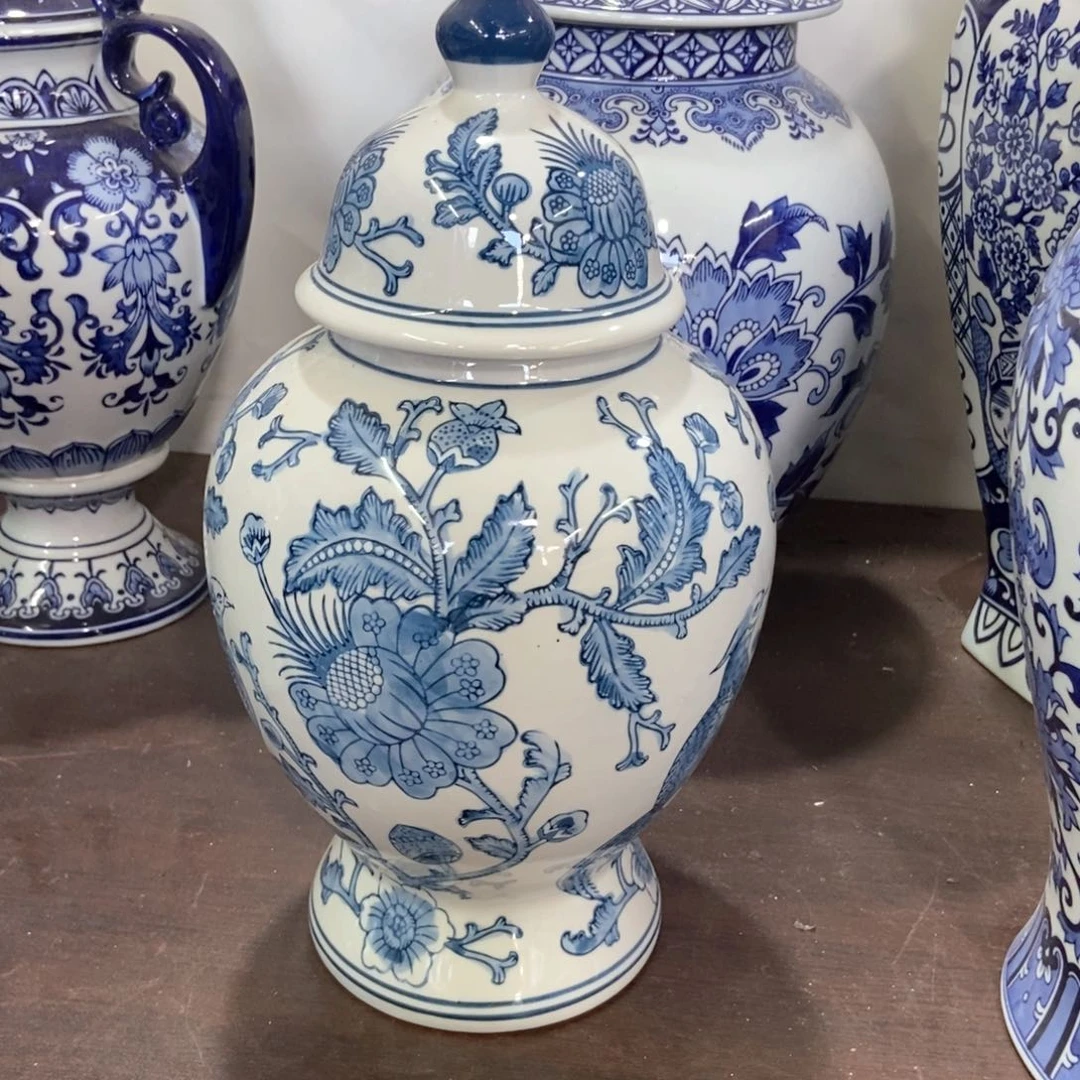 摆件花瓶手绘釉下彩