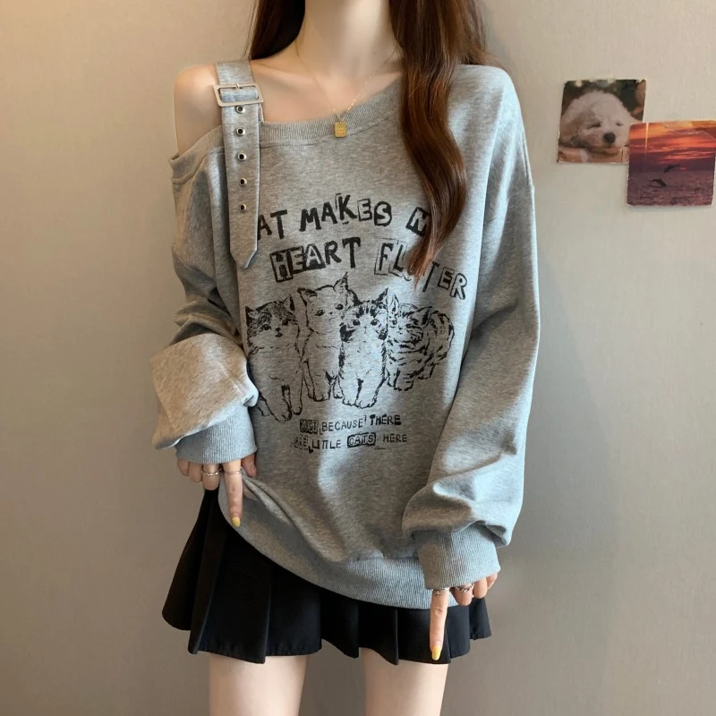 大码女装遮肚子美式猫咪印花斜肩长袖卫衣女胖mm宽松显瘦百搭上衣