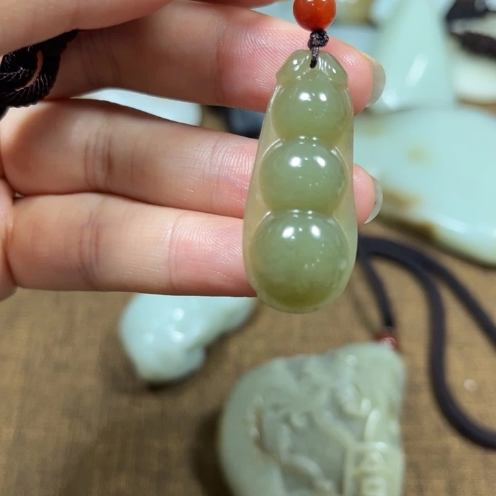 颈饰未镶嵌和田玉