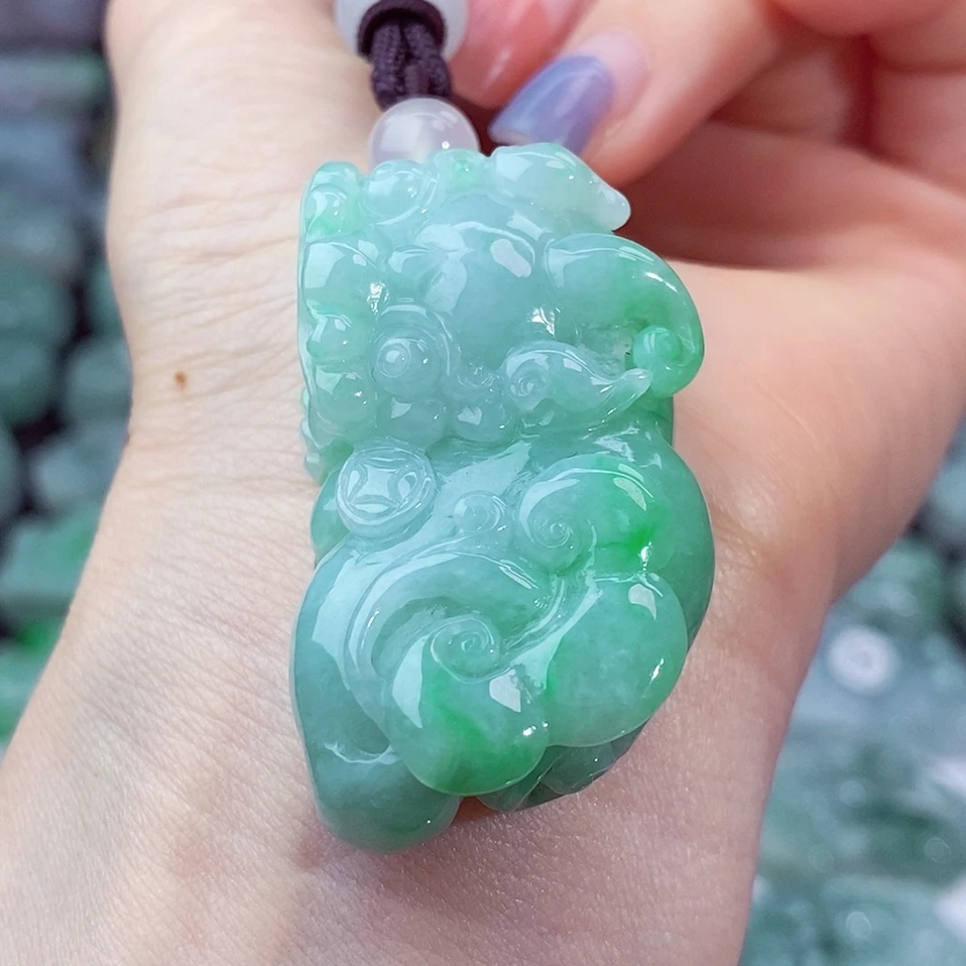 颈饰未镶嵌翡翠天然