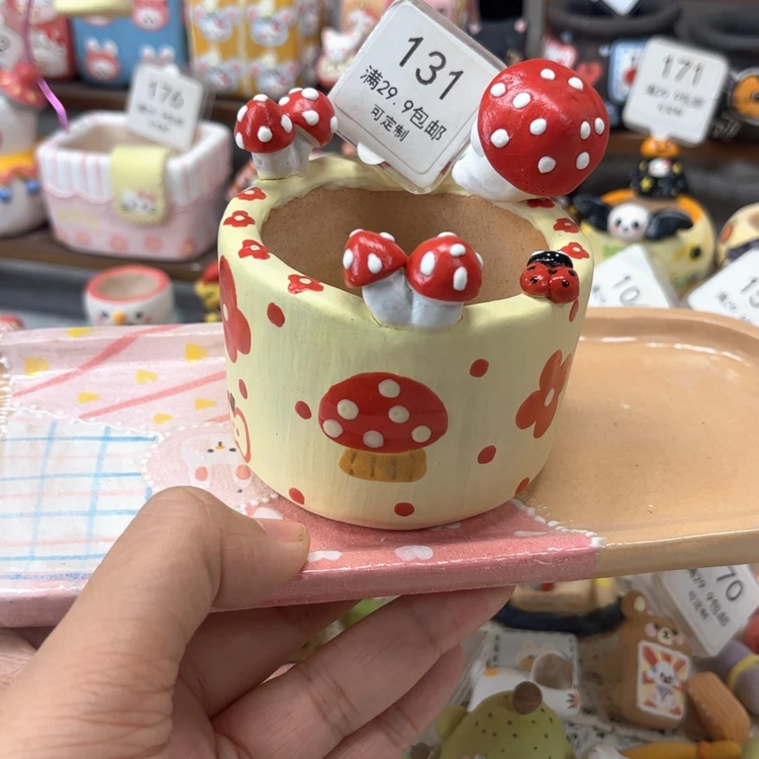 131蘑菇摆件花盆手绘大盆