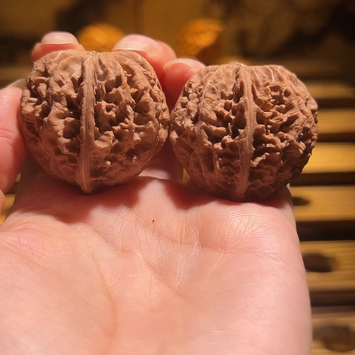 文玩核桃吊坠龙骨鸡心