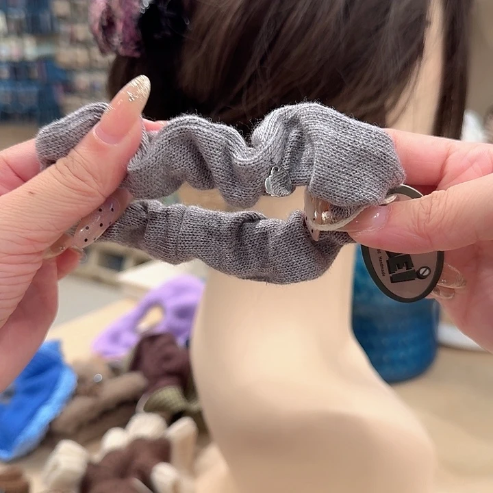 布艺非金属灰色爱心小发圈