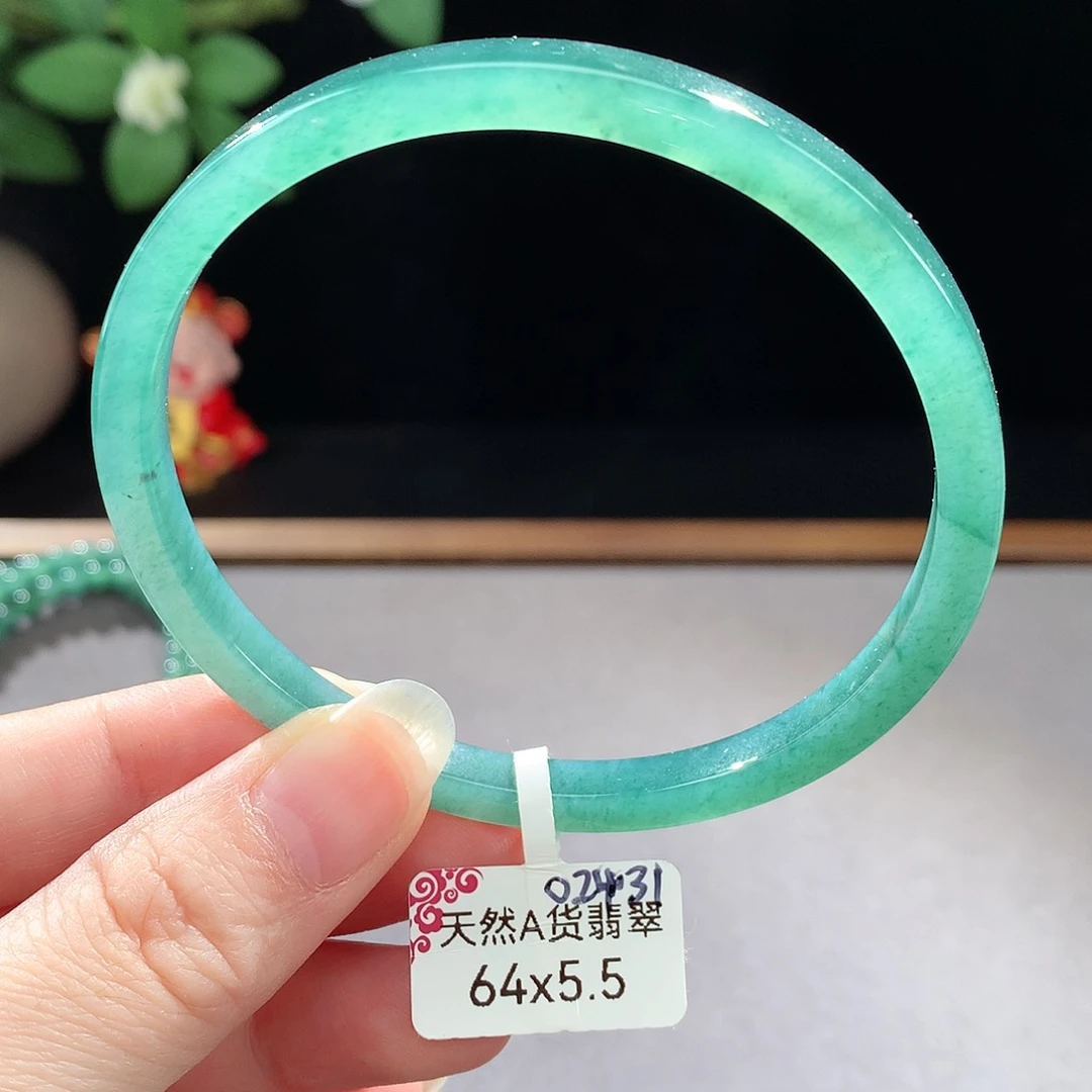 未镶嵌手镯（圆镯）翡翠