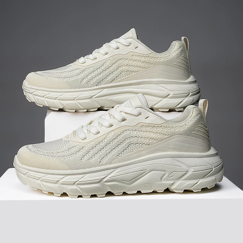 男鞋春季新款大码飞织透气百搭休闲运动跑步鞋厚底增高时尚潮鞋
