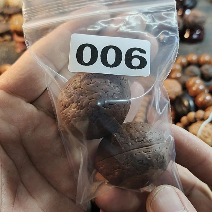 文玩核桃吊坠老**者文玩核桃