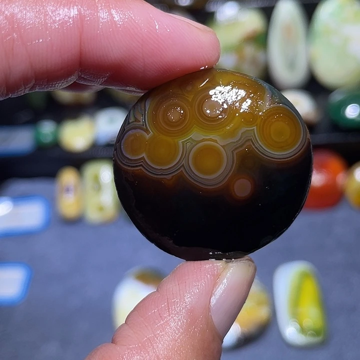 玛瑙/玉髓未镶嵌珠宝奇石