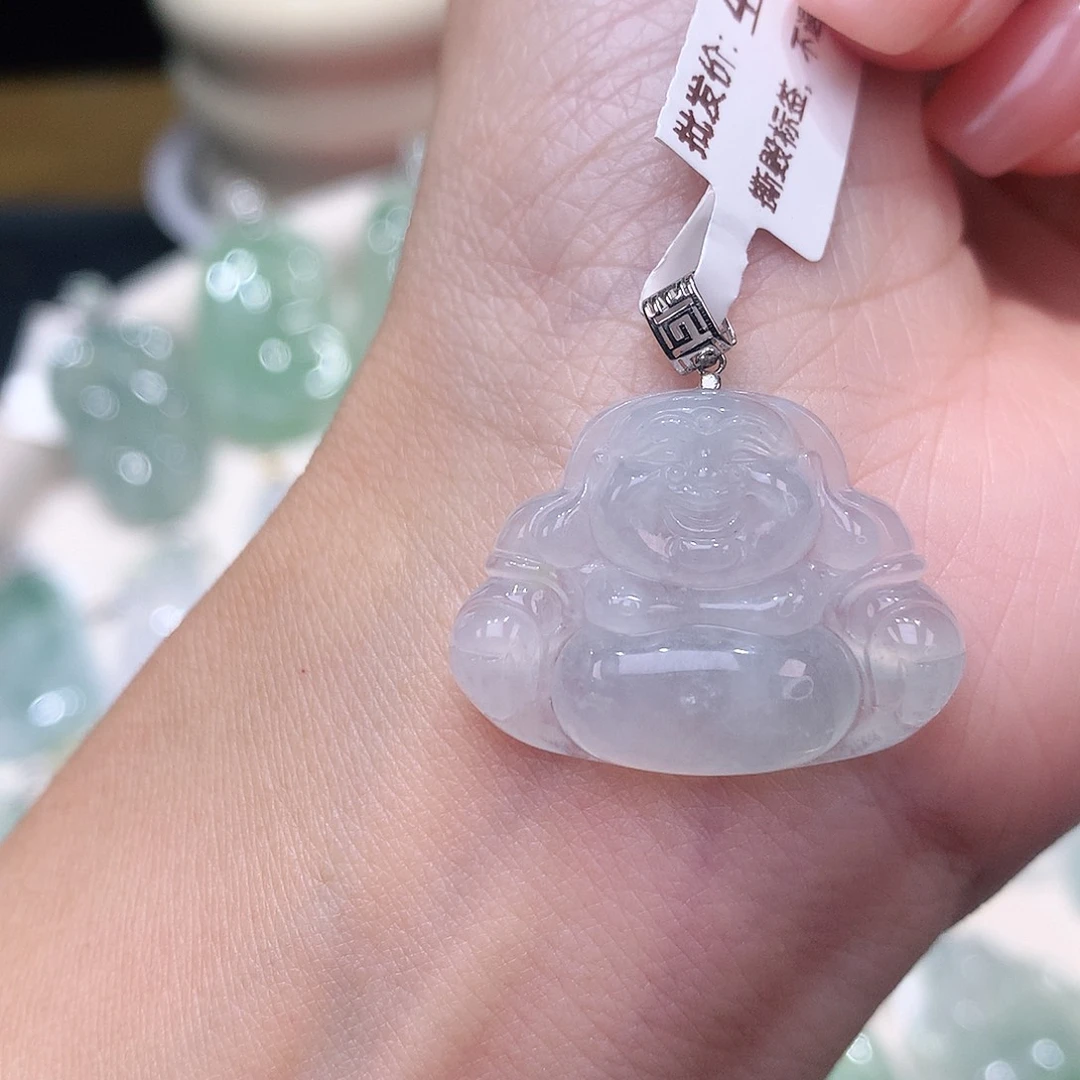 颈饰18K金镶嵌翡翠白冰佛公