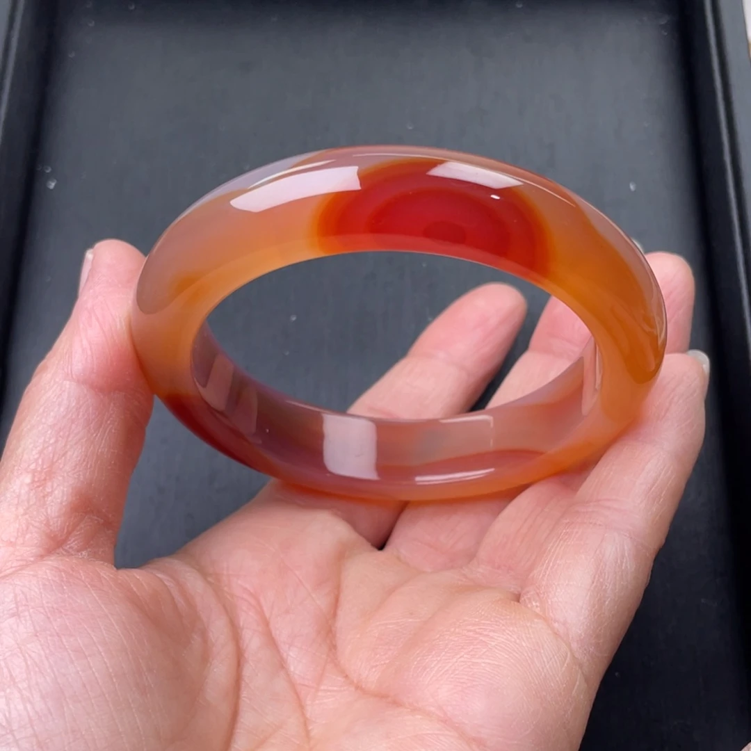 玛瑙/玉髓手镯未镶嵌春**姐