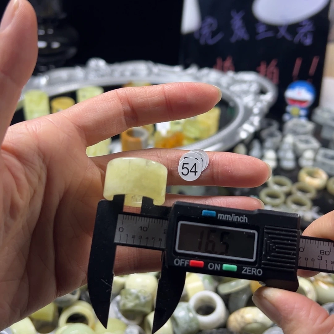 蛇纹石玉未镶嵌戒指