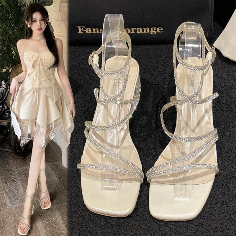 FAVMARTHA水钻凉鞋女2025年夏季新款粗高跟一字带绑带蛇形缠绕女