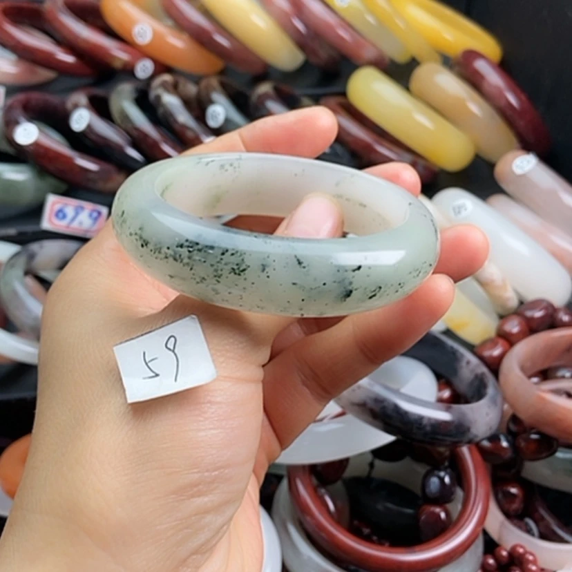 【闪购商品】石英质玉手镯未镶嵌