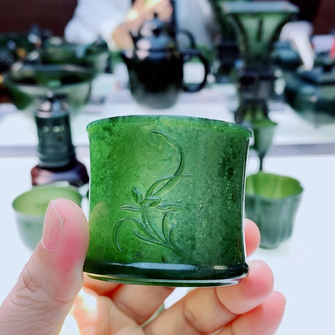 未镶嵌和田玉（青玉）把件