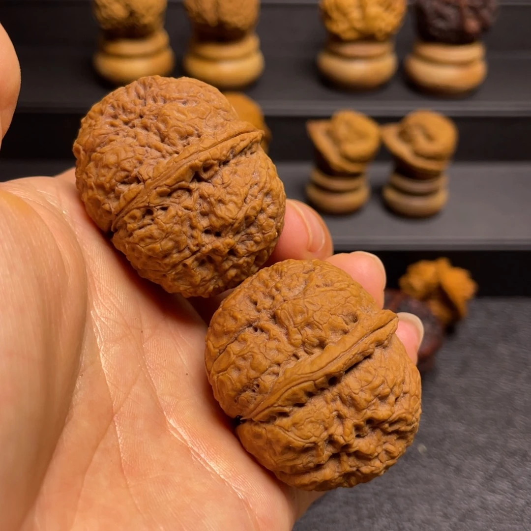 文玩核桃吊坠F岩石元宝