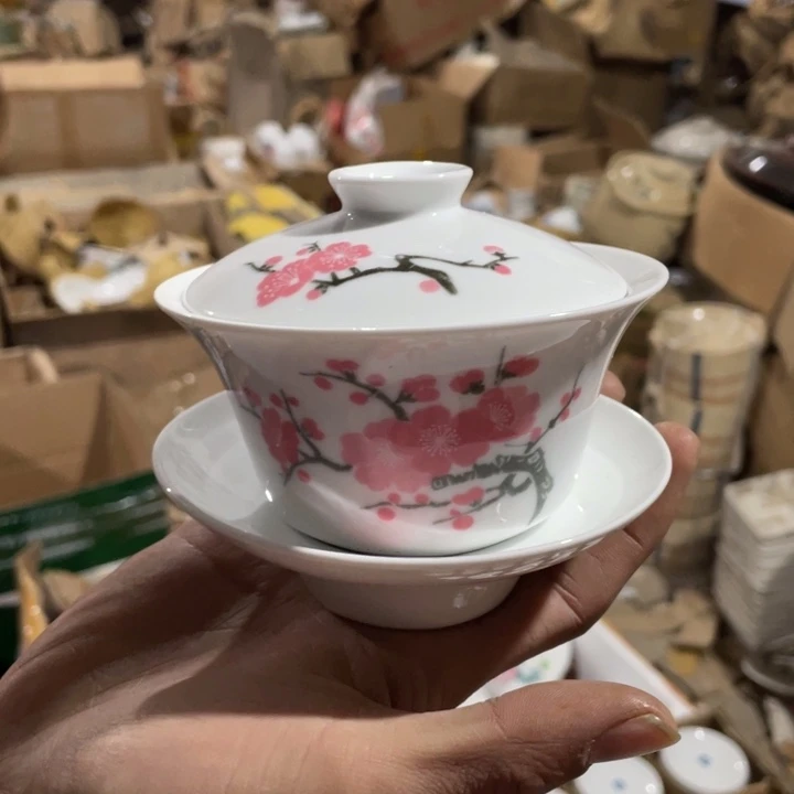 摆件陶瓷盘子碗砂锅都有