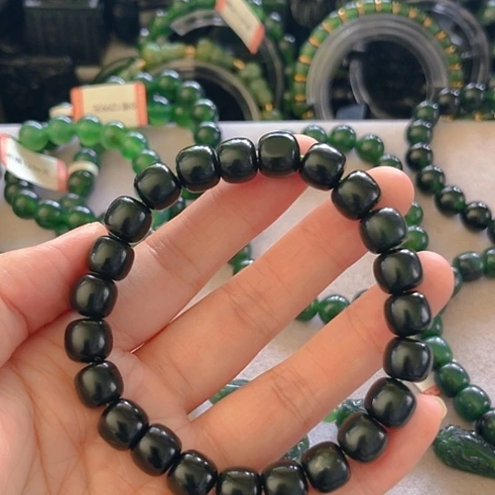 葱***蒜蛇纹石玉未镶嵌泰山玉