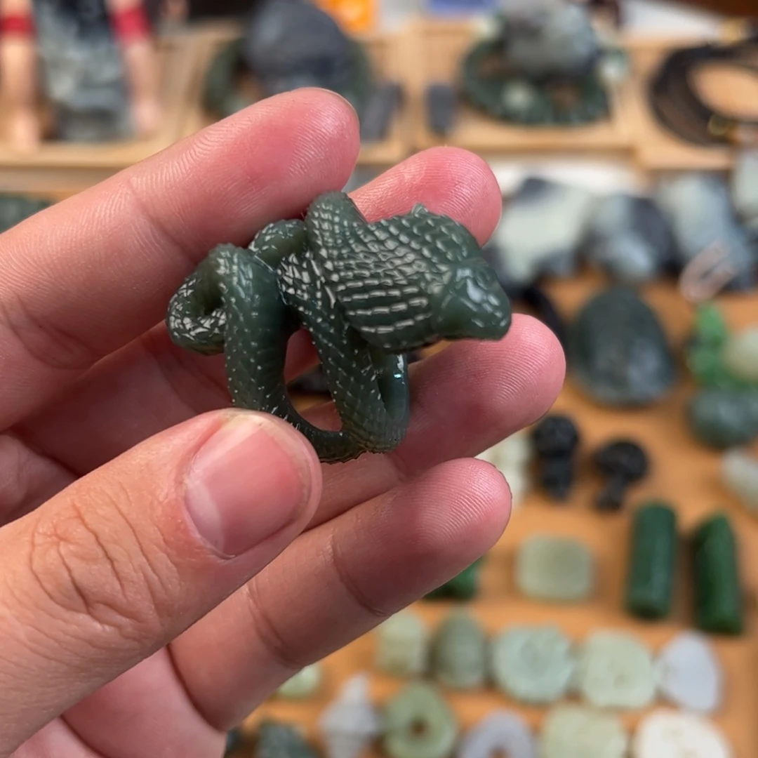 和田玉颈饰未镶嵌乾****者