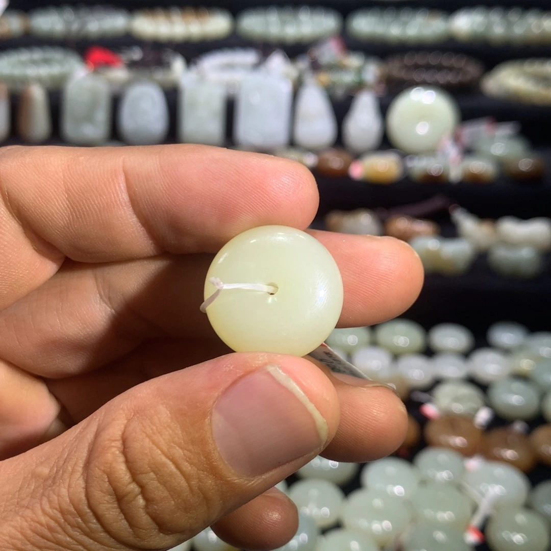 和田玉未镶嵌颈饰若*初